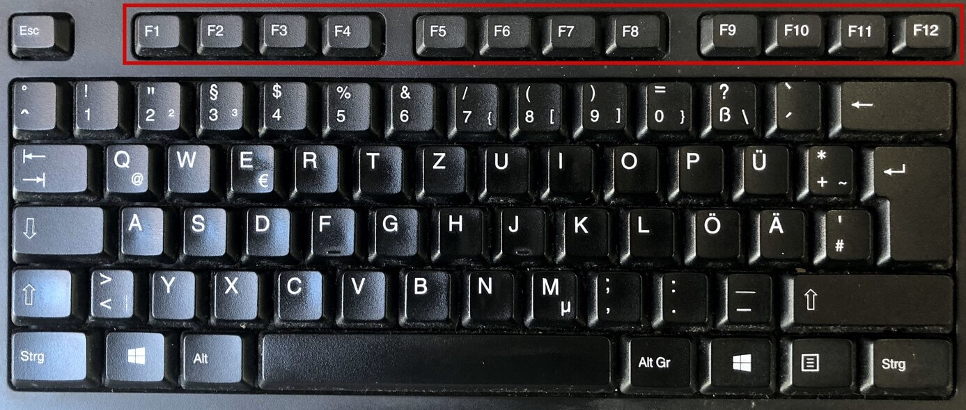 Suchen Sie nach einer Funktionstaste auf Ihrer Tastatur, die ein Touchpad-Symbol enthält (normalerweise F5, F7 oder F9).
Halten Sie die Fn-Taste gedrückt und drücken Sie gleichzeitig die Taste mit dem Touchpad-Symbol.